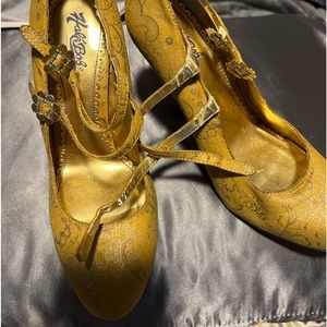 A pair of heels that remind me of ball room dancing and big puffy dresses